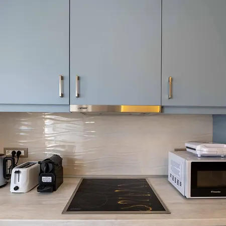 Antonis House Apartamento *