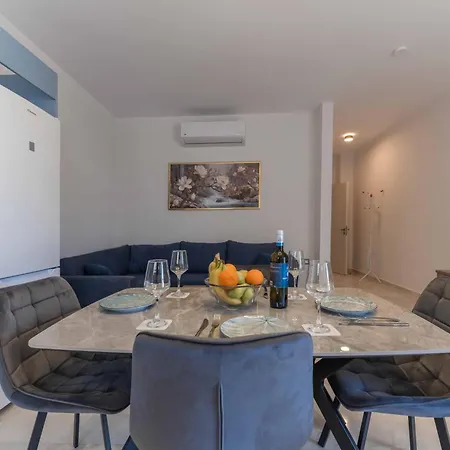 Antonis House Apartamento